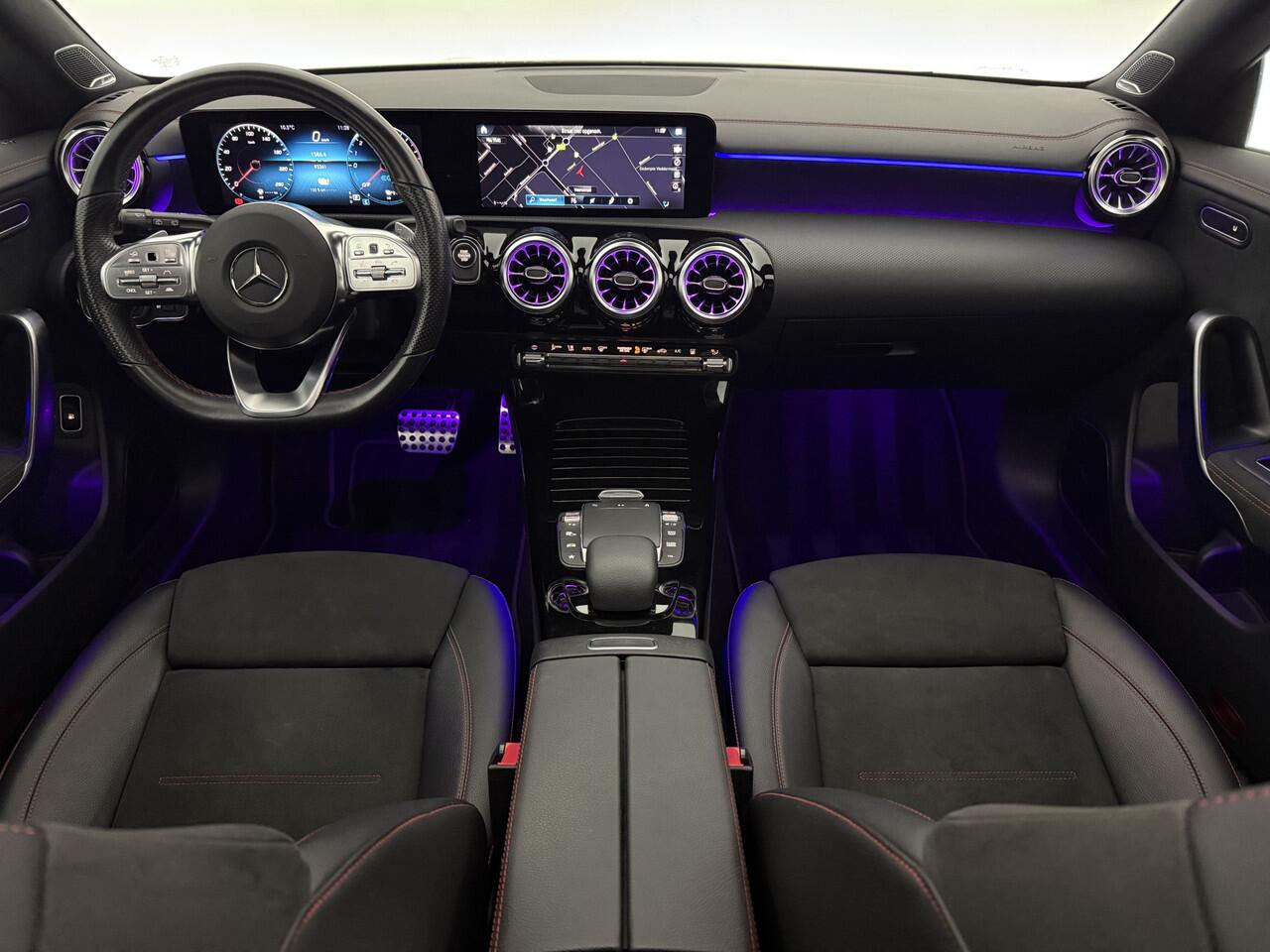 Mercedes-Benz CLA-KLASSE Shooting brake 250 e AMG Night | SOH 97% | Pano | Sfeerverl. | Burmester | Virtual | Camera | Trekh. | Carplay | Adaptive Cruise