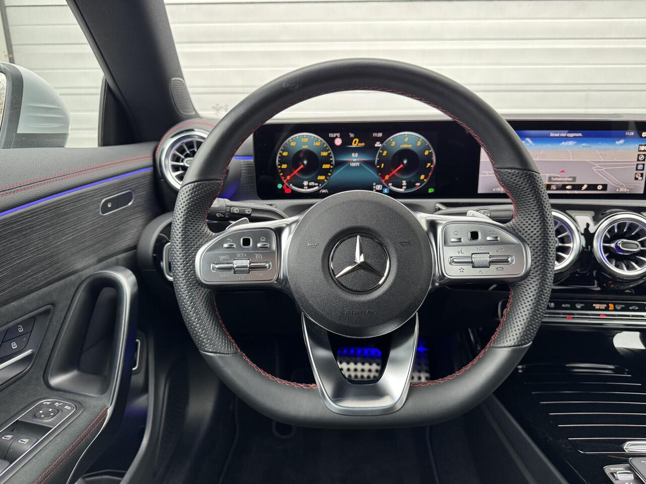 Mercedes-Benz CLA-KLASSE Shooting Brake 180 AMG Line | Achteruitrijcamera | Stoelverwarming |