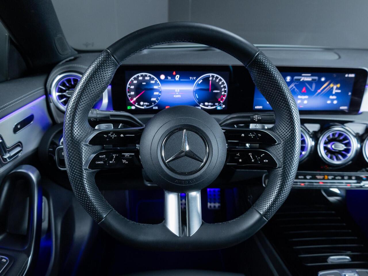 Mercedes-Benz CLA-KLASSE Coupé 250 e AMG Line Panorama dak