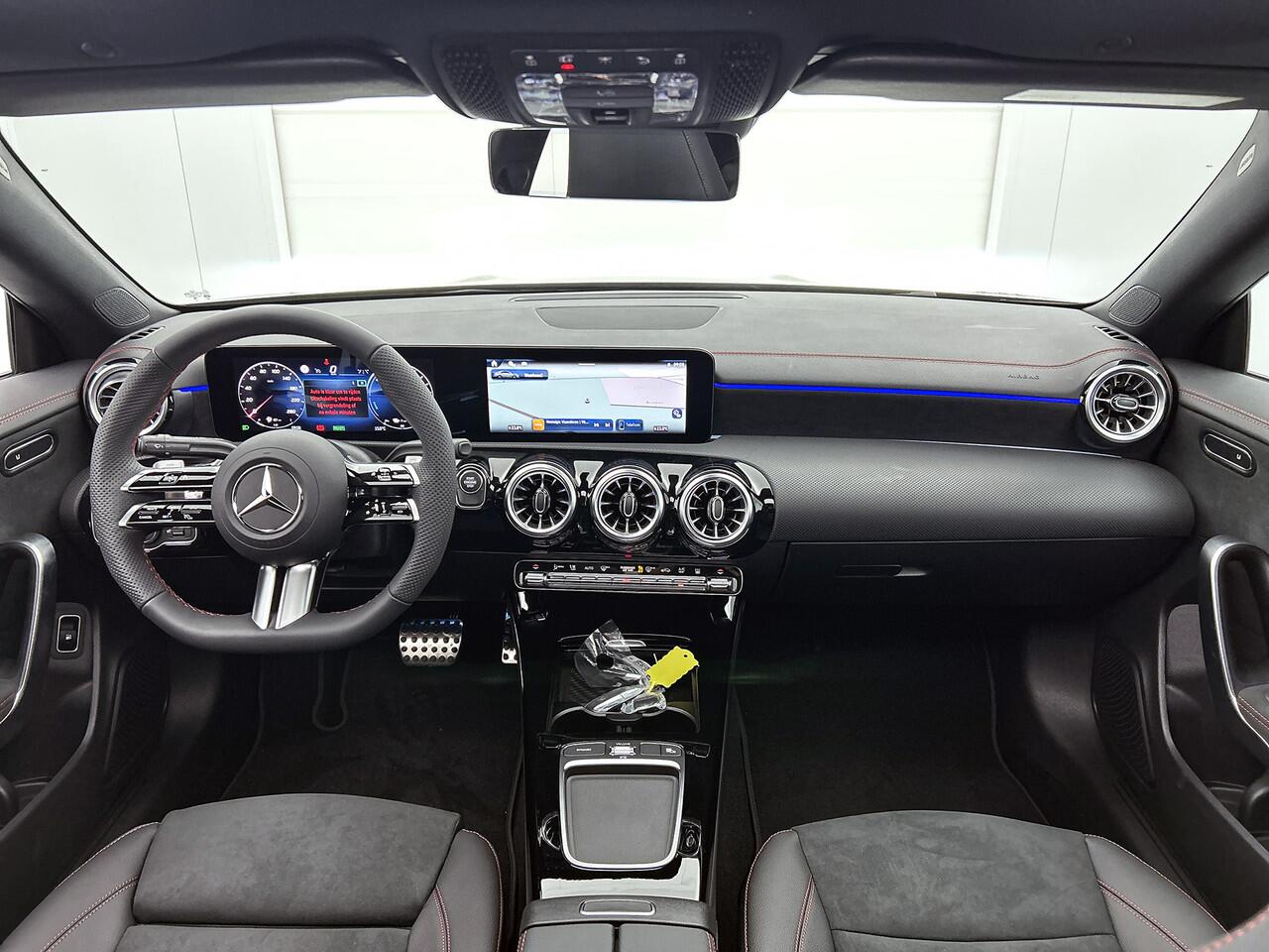 Mercedes-Benz CLA-KLASSE 250 e Business Solution AMG | Nightpakket | Antidiefstalpakket GUARD 360° Plus | Trekhaak | Smartphone-integratie | Multibeam LED | Panoramaschuifdak | KEYLESS-GO comfortpakket |