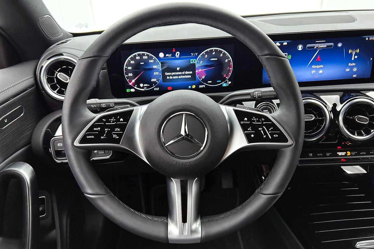 Mercedes-Benz CLA-KLASSE Shooting Brake 180 Business Solution 18", stuur- en stoelverw.