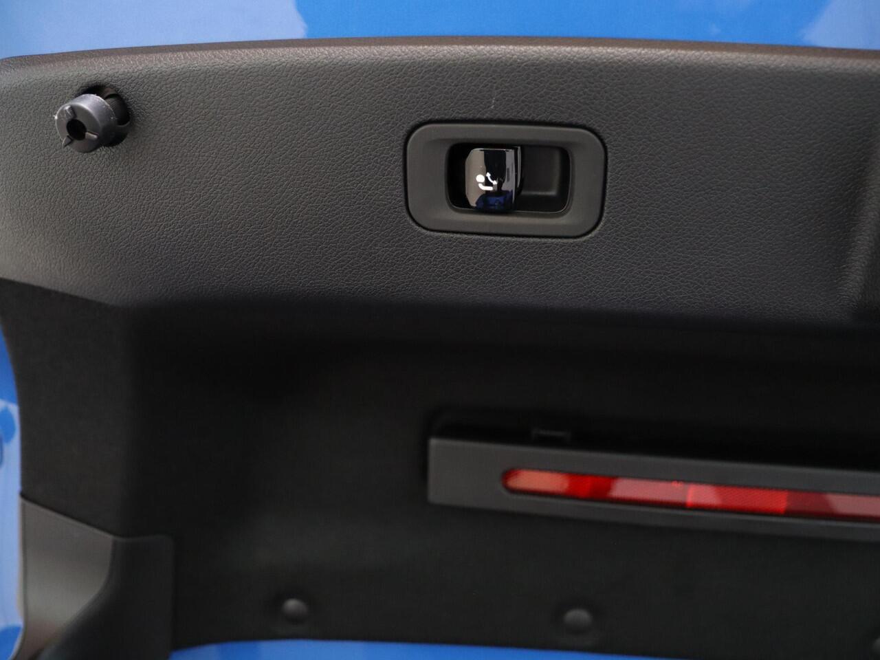 Mercedes-Benz CLA-KLASSE 250+ Launch Edition 85 kWh | Night | Panoramadak | DISTRONIC | Achteruitrijcamera | Dodehoekassistent | Trekhaak |