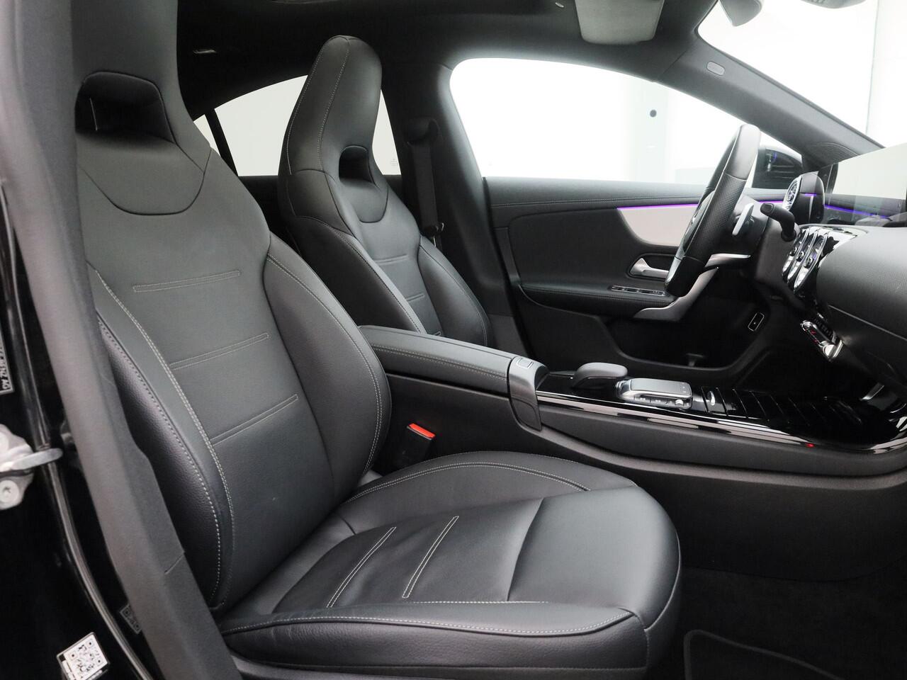 Mercedes-Benz CLA-KLASSE 250 e AMG Line | PANO | 360° | ADAPTIVE | KEYLESS | HUD | SFEERVERLICHTING | STOELVERW. | TREKHAAK