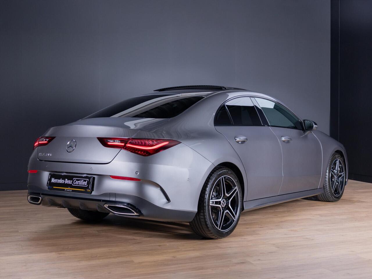 Mercedes-Benz CLA-KLASSE Coupé 180 Star Edition AMG Line Panorama dak