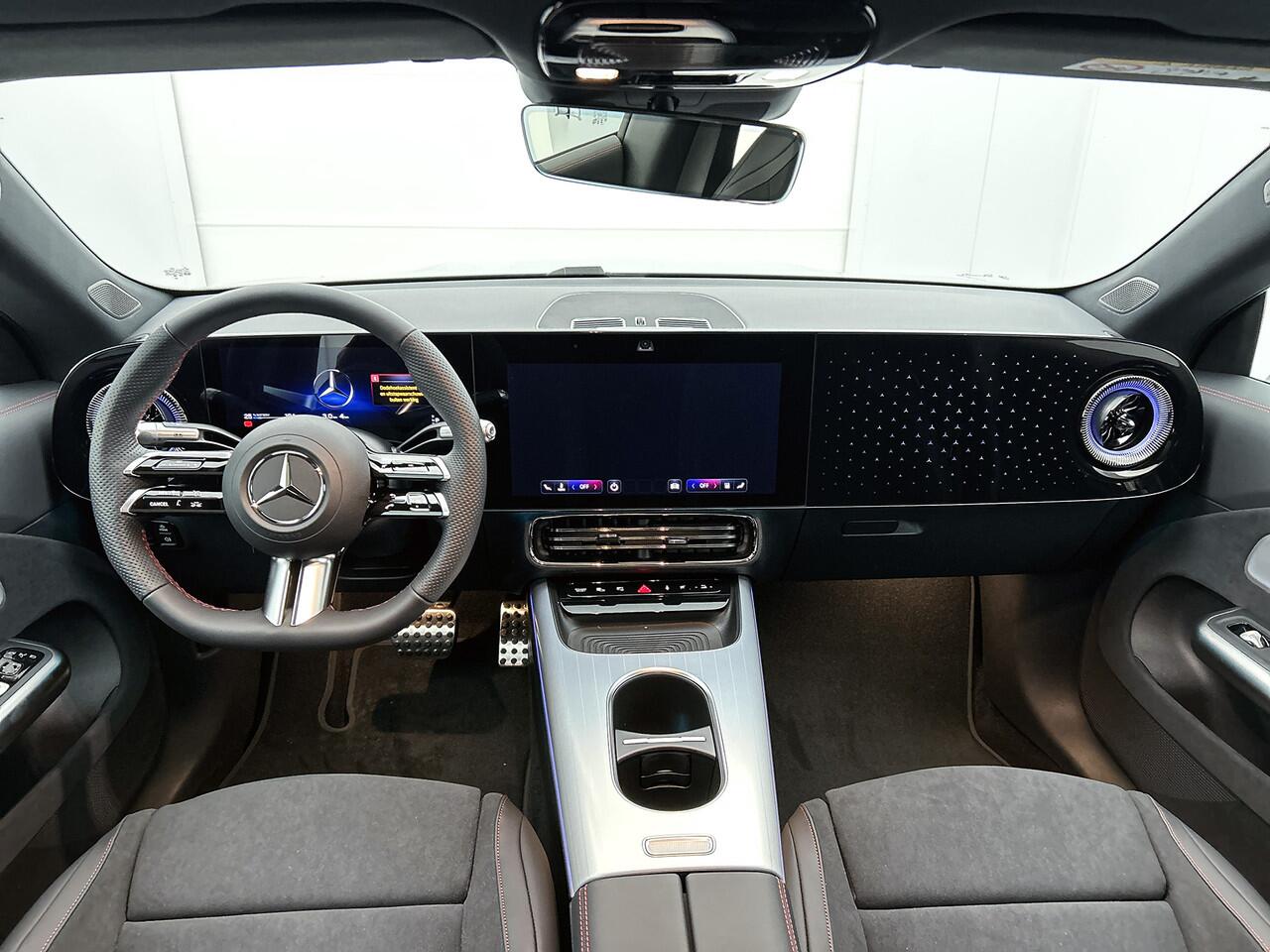 Mercedes-Benz CLA-KLASSE 250+ Launch Edition 85 kWh | Smartphone integratie | Antidiefstal pakket URBAN GUARD | Warmtepomp | Adaptieve Cruisecontrol | Memorypakket | 19 inch AMG velgen | Sierdelen aluminium |