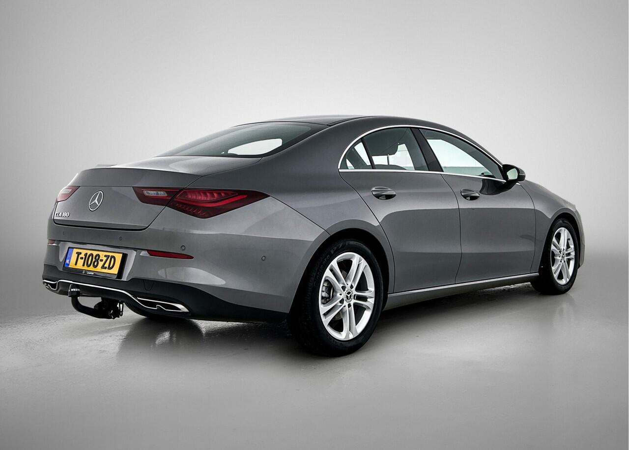 Mercedes-Benz CLA-KLASSE 180 Business Line | Trekhaak | Cruise Control | Stoelverwarming | Inclusief 24 maanden MB Certified garantie voor Europa.
