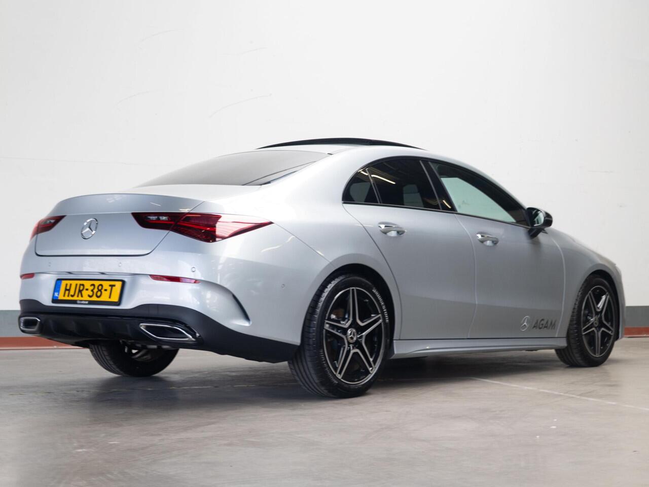 Mercedes-Benz CLA-KLASSE Coupé 180 Star Edition AMG Line Panorama dak