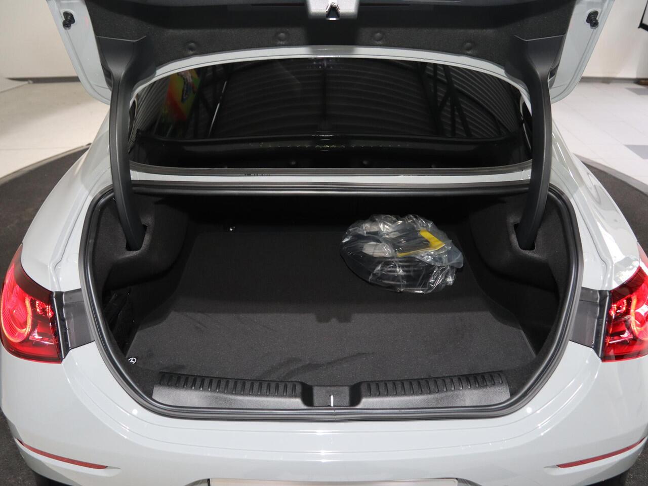 Mercedes-Benz CLA-KLASSE 250+ Launch Edition 85 kWh | Night | Panoramadak | DISTRONIC | Achteruitrijcamera | Dodehoekassistent |