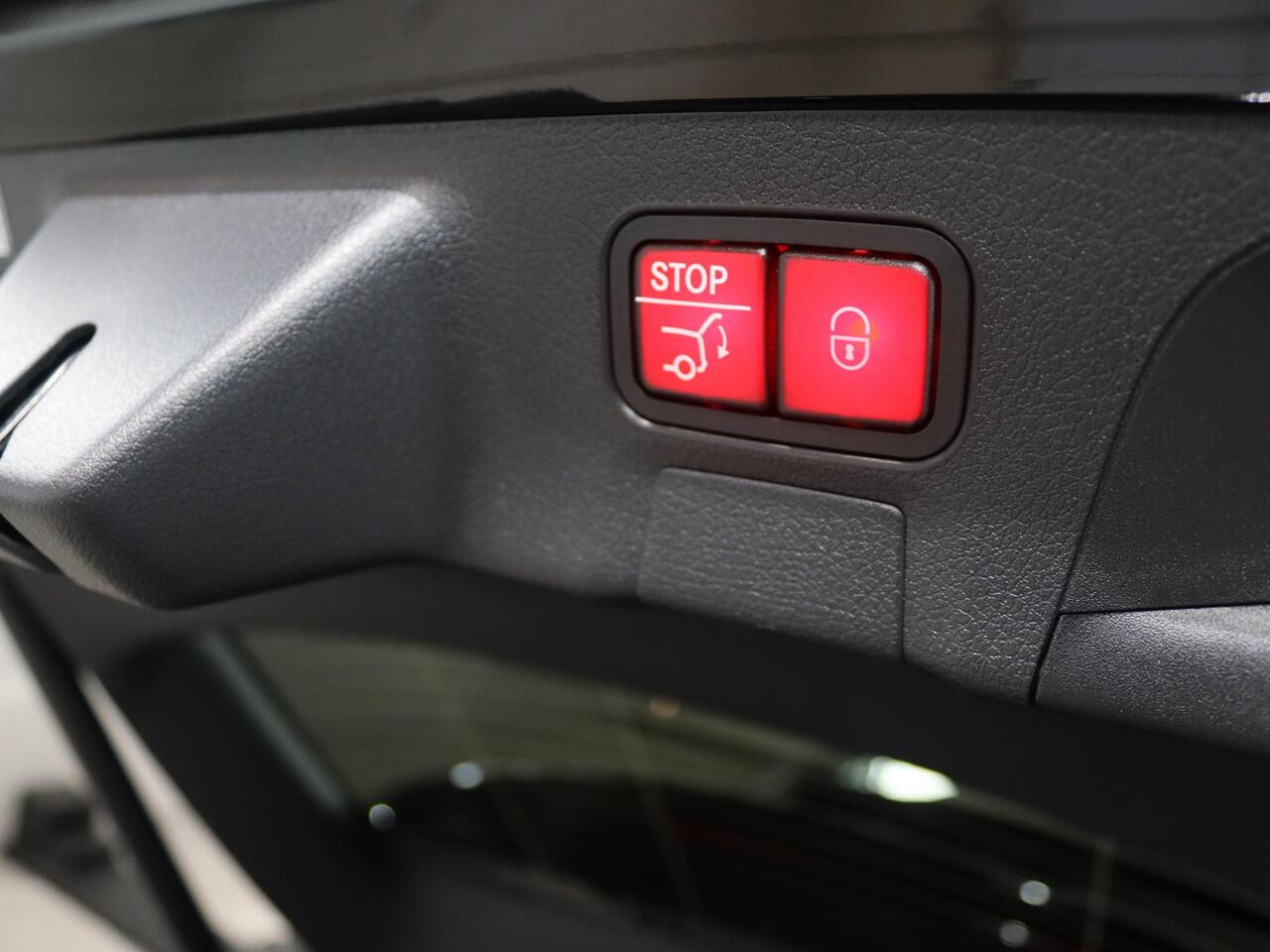 Mercedes-Benz CLA-KLASSE Shooting Brake 250e Business Solution AMG | Panoramaschuifdak | Nightpakket | 19 inch AMG-Velgen