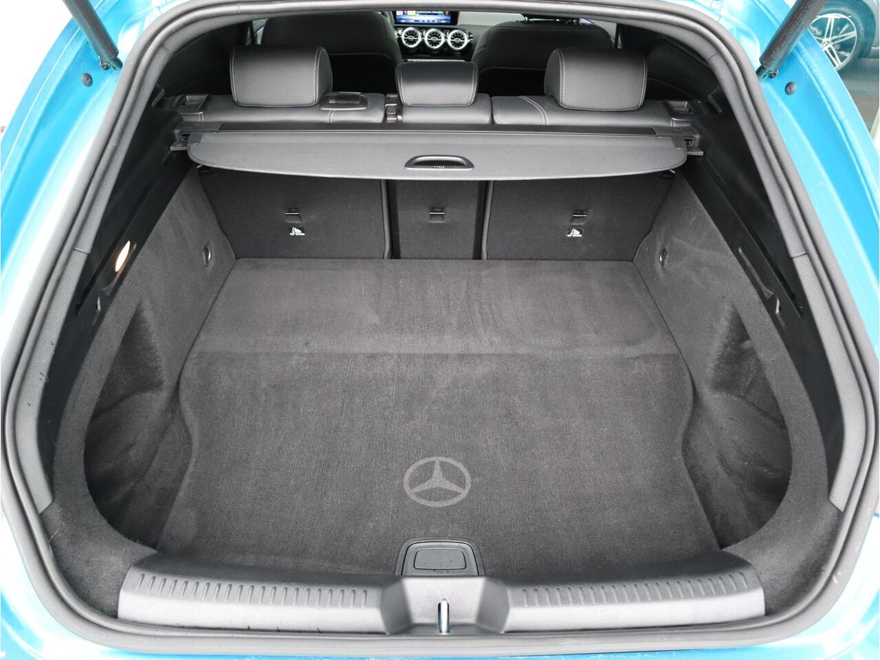 Mercedes-Benz CLA-KLASSE Shooting Brake 250 e Star Edition Luxury Line | Panoramadak | Trekhaak | Rijassistentie | Memory Seats | 360 Camera