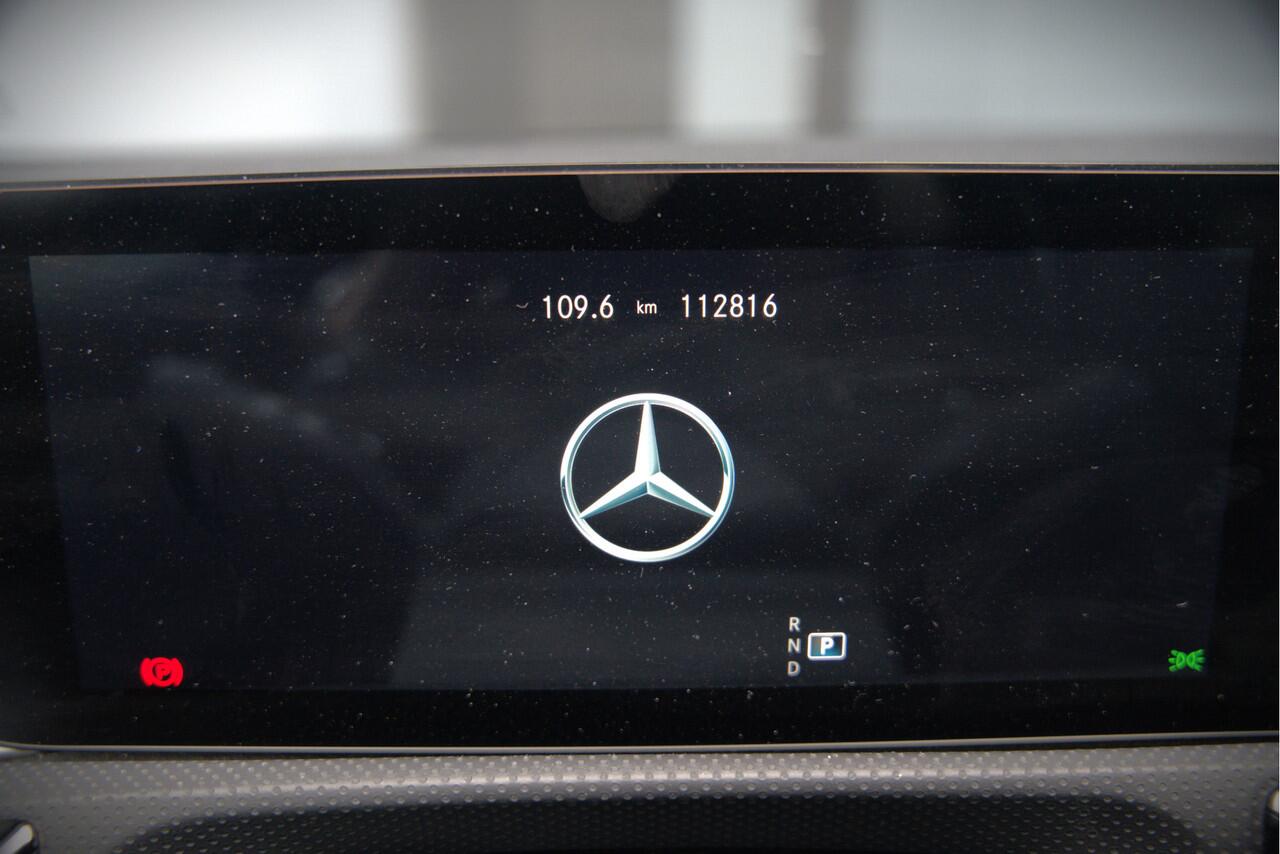 Mercedes-Benz CLA-KLASSE 200 Business Solution AMG | Panoramadak | Stoelverwarming | Keyless | Memory Seats | Cruise Control | Ambiance verlichting | Camera | Parkeersensoren |