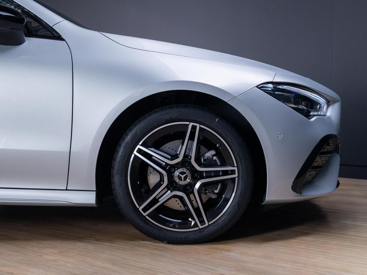 Mercedes-Benz CLA-KLASSE Coupé 250 e AMG Line Panorama dak