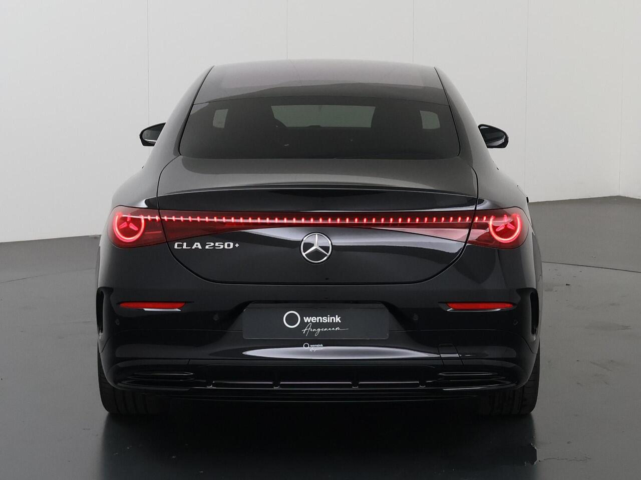 Mercedes-Benz CLA-KLASSE 250+ Launch Edition 85 kWh | Night | Panoramadak | Stoelverwarming | DISTRONIC | Achteruitrijcamera | Dodehoekassistent |