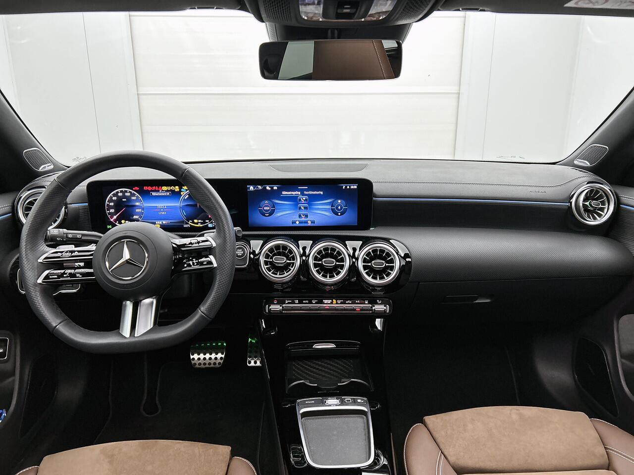Mercedes-Benz CLA-KLASSE Shooting Brake 250 e Edition AMG Plug-In Hybride | Bahia Bruin interieur | Panoramadak | Burmester® | Memory | 360° Camera | Stoel en Stuurverwarming | Inclusief 24 maanden Mercedes-Benz Certified garantie voor Europa.