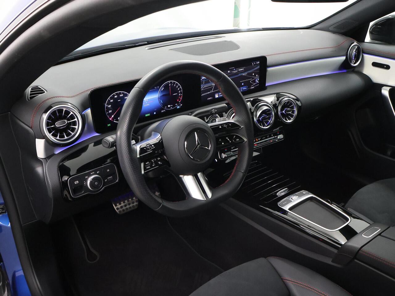 Mercedes-Benz CLA-KLASSE 250 e AMG Night | Panoramadak | Keyless Go | Sfeerverlichting | Achteruitrijcamera |