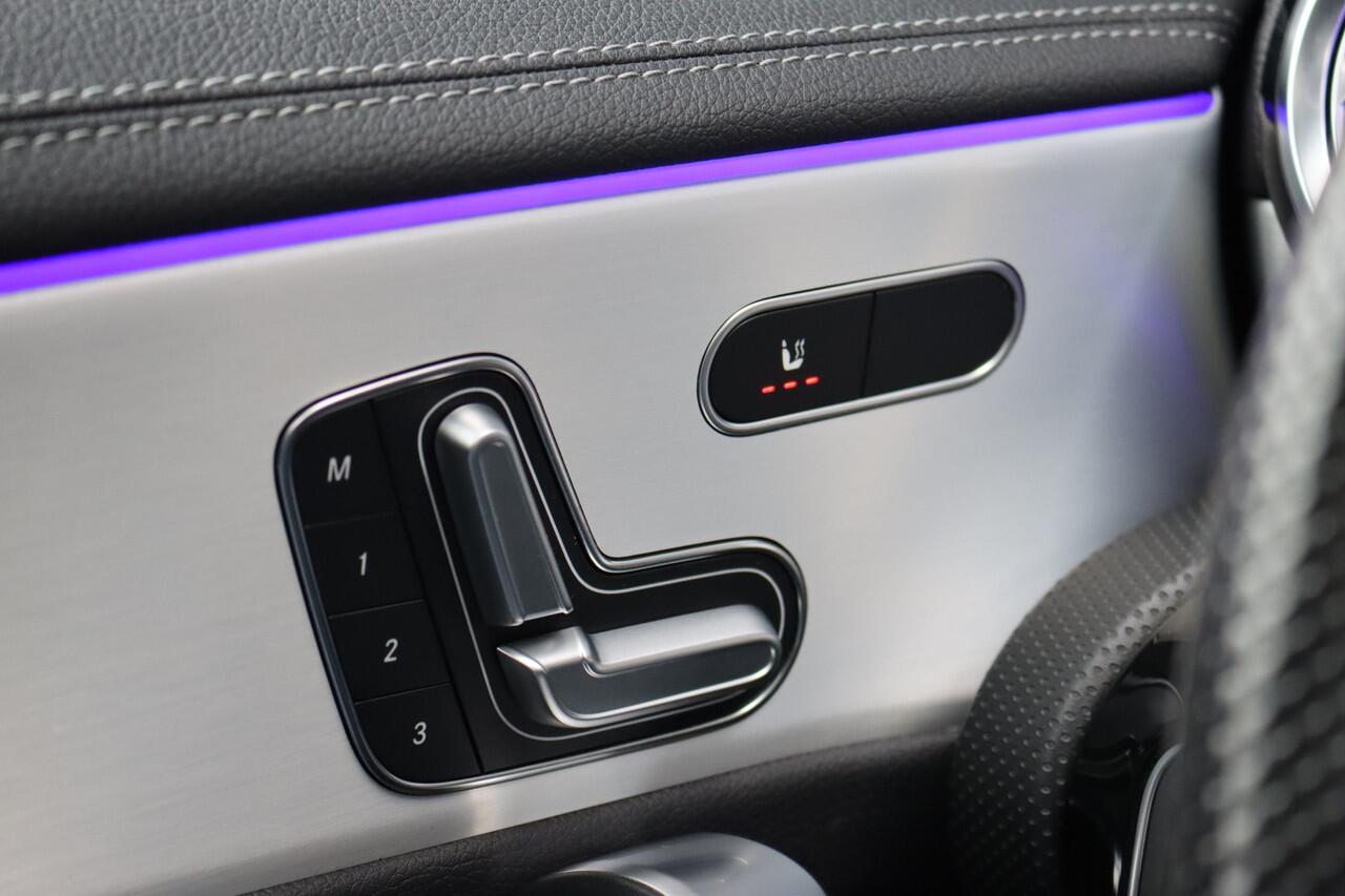 Mercedes-Benz CLA-KLASSE 250 e AMG Line | Distronic+ | Panoramadak | Memory | Burmester | HUD | Surround Camera | Keyless Go | Nightpakket | Augmented Reality |