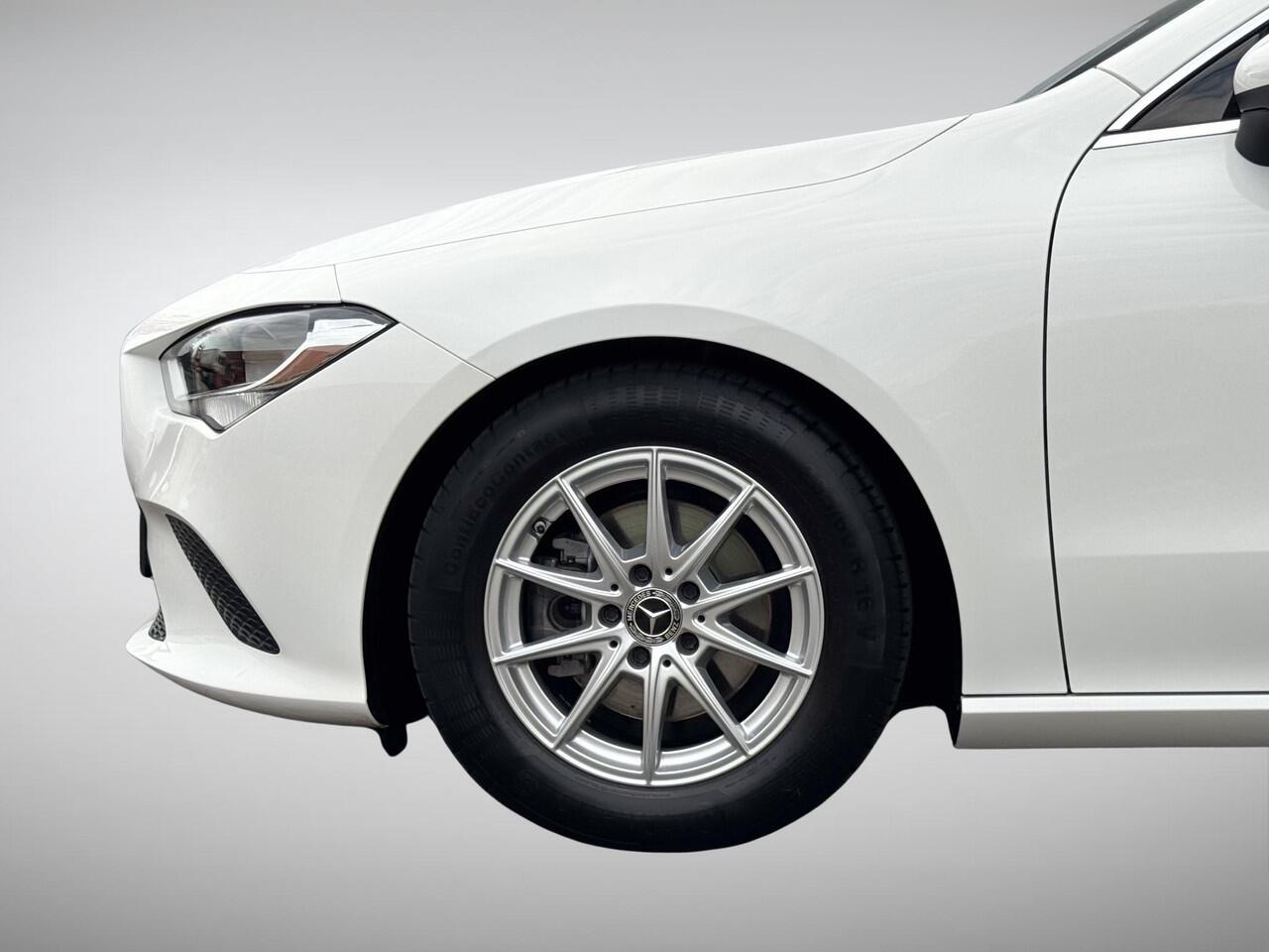 Mercedes-Benz CLA-KLASSE Shooting Brake 180 Automaat, NL-Auto!