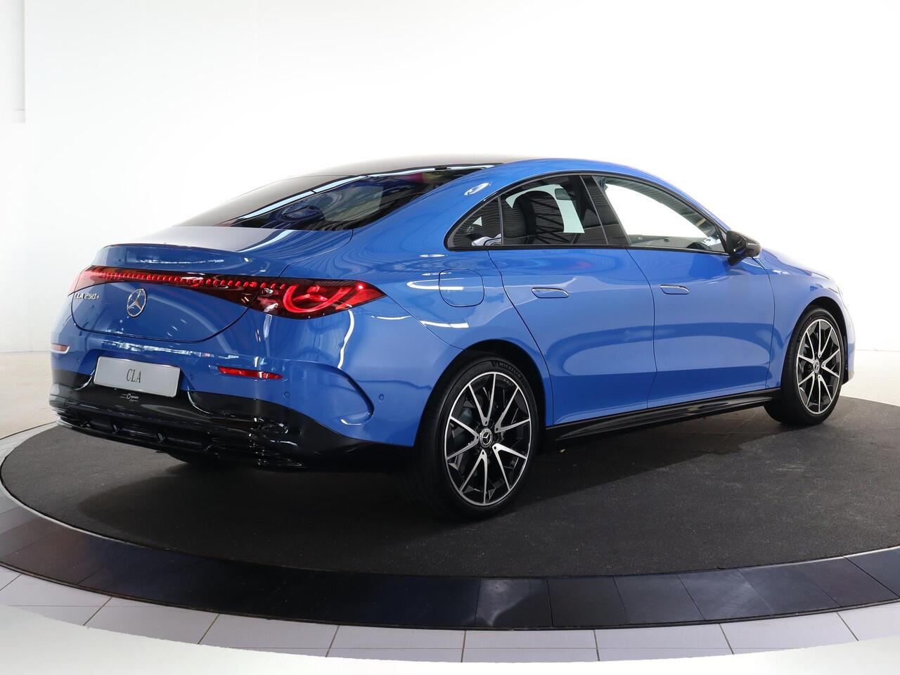 Mercedes-Benz CLA-KLASSE 250+ Launch Edition 85 kWh | Night | Panoramadak | DISTRONIC | Achteruitrijcamera | Dodehoekassistent | Trekhaak |