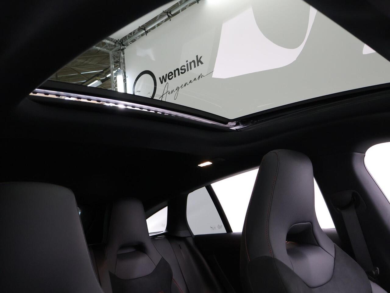 Mercedes-Benz CLA-KLASSE Shooting Brake 180 Star Edition AMG | Panoramdak | Night | 19" lichtmetalen velgen | Sfeerverlichting | Camera | Stoelverwarming |