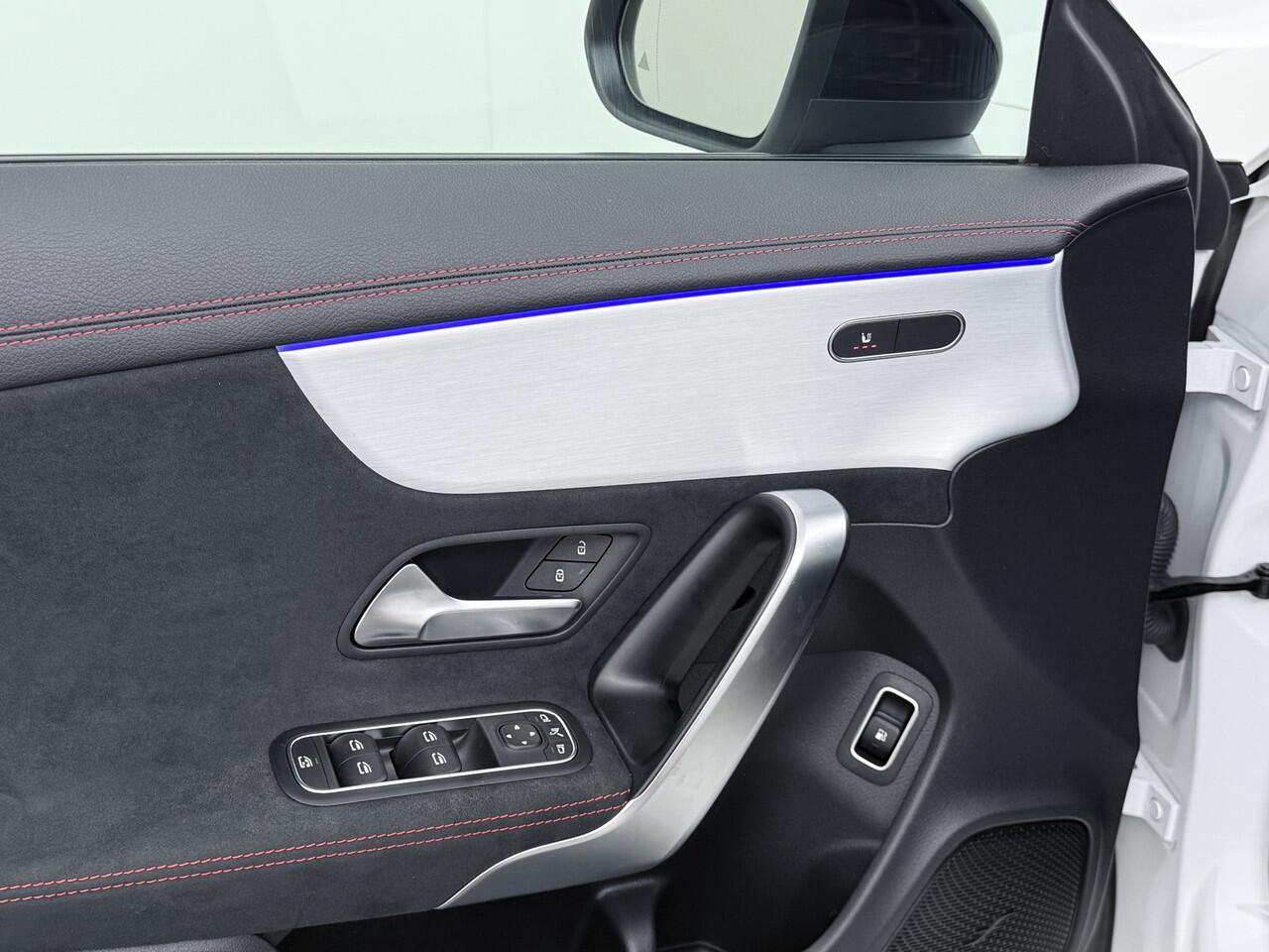 Mercedes-Benz CLA-KLASSE Shooting Brake 250 e AMG Line | Pano 360 Camera Sfeer Night