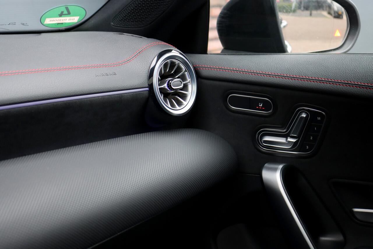 Mercedes-Benz CLA-KLASSE Shooting Brake 250 e AMG Line Aut8 | Facelift | Panoramadak | Distronic+ | Memory | Advanced Sound System | Keyless Go | Verwarmd Stuurwiel | Augmented Reality |