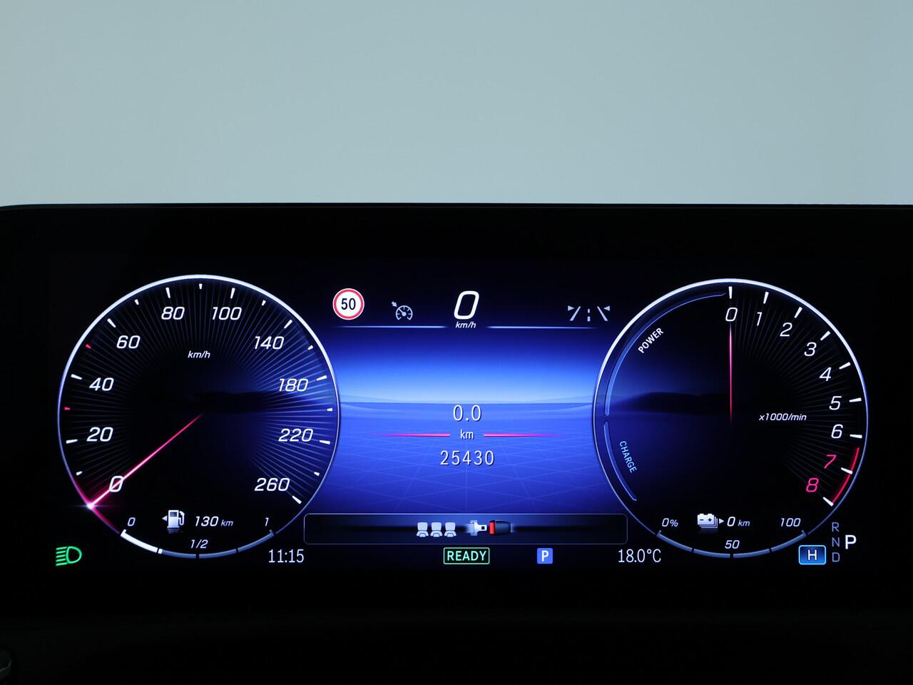 Mercedes-Benz CLA-KLASSE Shooting Brake 250 e AMG Face Lift Plug-In Hybride | AMG Line Premium | Night Pakket | Panorama Schuif-Kanteldak | 11 kw Laden | Stuur en Stoelverwarmig | Inclusief 24 maanden MB Certified garantie voor Europa.