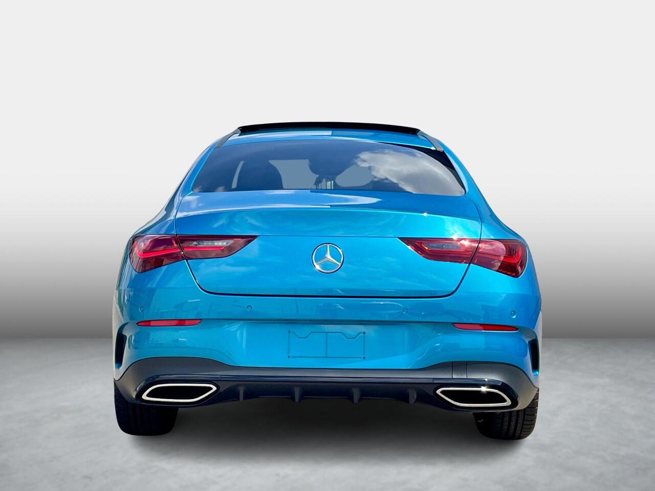 Mercedes-Benz CLA-KLASSE 180 Star Edition AMG Line | Night Pakket | Winter Pakket | 19 inch Multispaaks AMG Velgen | Panoramadak | MULTIBEAM LED Koplampen | Dodehoekassistent | Apple CarPlay
