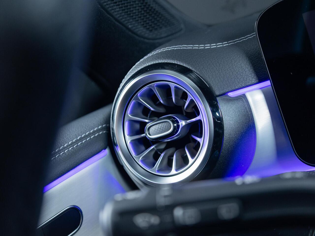 Mercedes-Benz CLA-KLASSE Shooting Brake 250 e Business Solution AMG Panorama dak