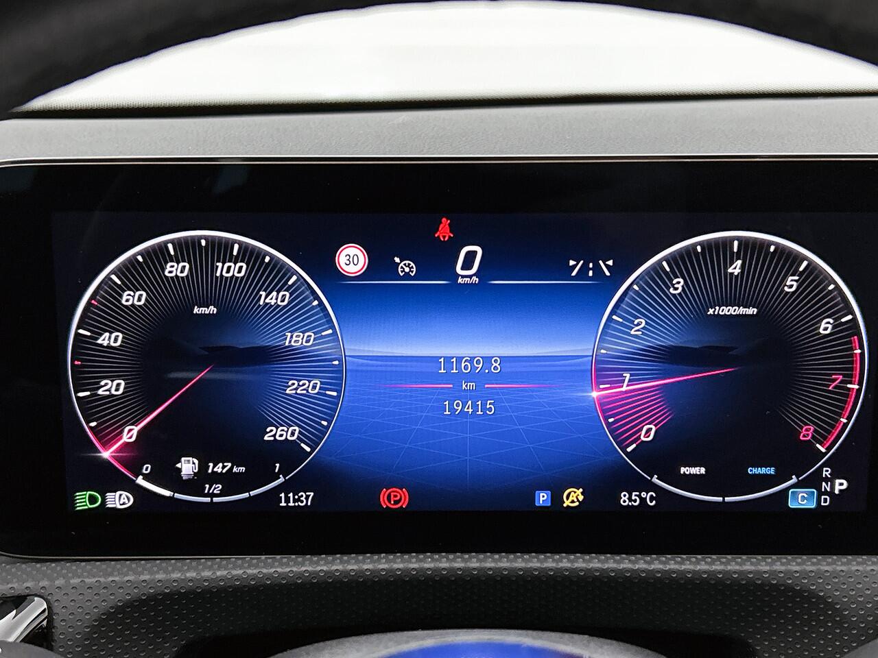 Mercedes-Benz CLA-KLASSE 180 Business Line | Trekhaak | Cruise Control | Stoelverwarming | Inclusief 24 maanden MB Certified garantie voor Europa.