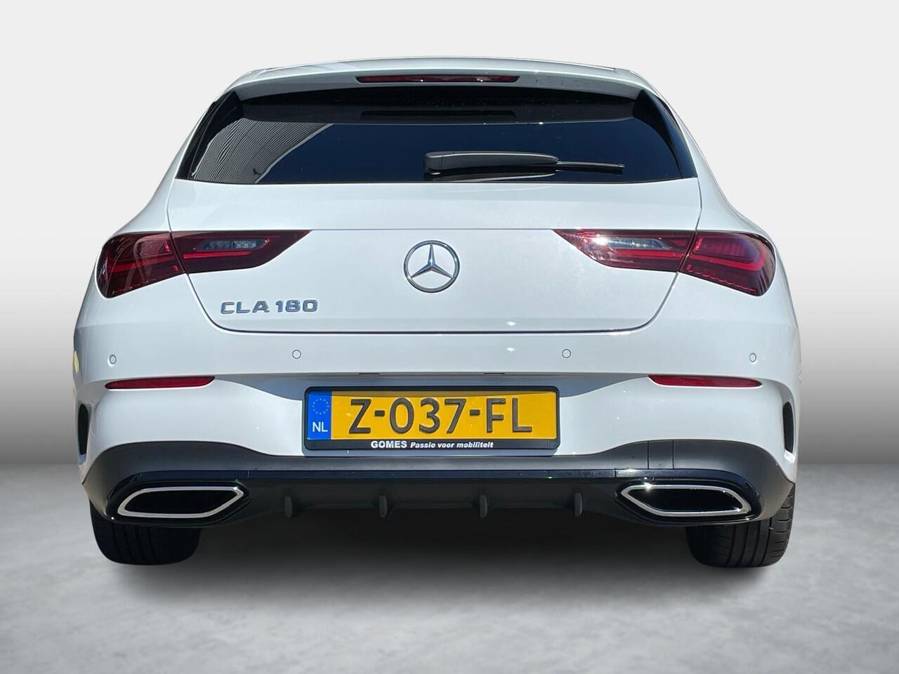 Mercedes-Benz CLA-KLASSE Shooting Brake 180 | Panoramadak | AMG Night | 360° Camera | Head-up display | Memorystoelen verwarmd | Sfeerverlichting