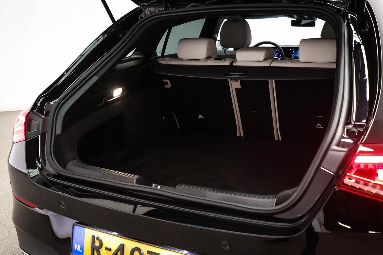 Mercedes-Benz CLA-KLASSE Shooting Brake 180 Luxury Line | PREMIUM PACK | MATRIX LED | DAB | APPLE | CAMERA