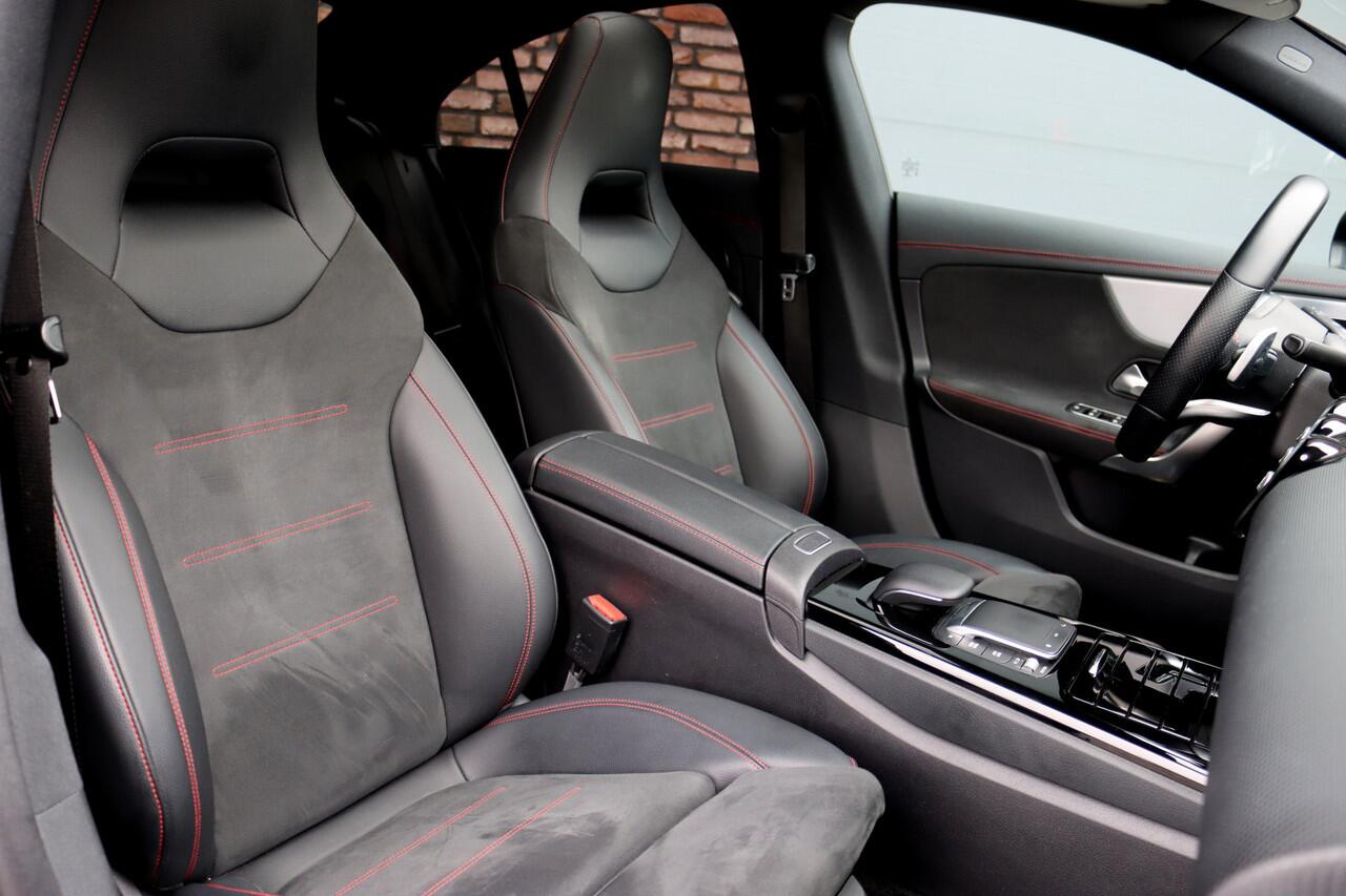 Mercedes-Benz CLA-KLASSE 180 AMG Line Aut7 | Panoramadak | Memory | Sfeerverlichting | Camera | Advanced Sound System | Keyless Go | Zitcomfortpakket | Cruise Control | Multibeam LED |