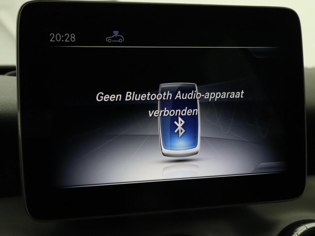 Mercedes-Benz CLA-KLASSE Shooting Brake 180 | Trekhaak | Camera | Navigatie | Leder | LED | Cruise control | Sportstoelen | LMV 18 inch