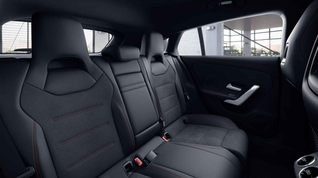 Mercedes-Benz CLA-KLASSE Shooting Brake 250 e AMG Line | Widescreen | Stoelverwarming | Sfeerverlichting | Achteruitrijcamera |