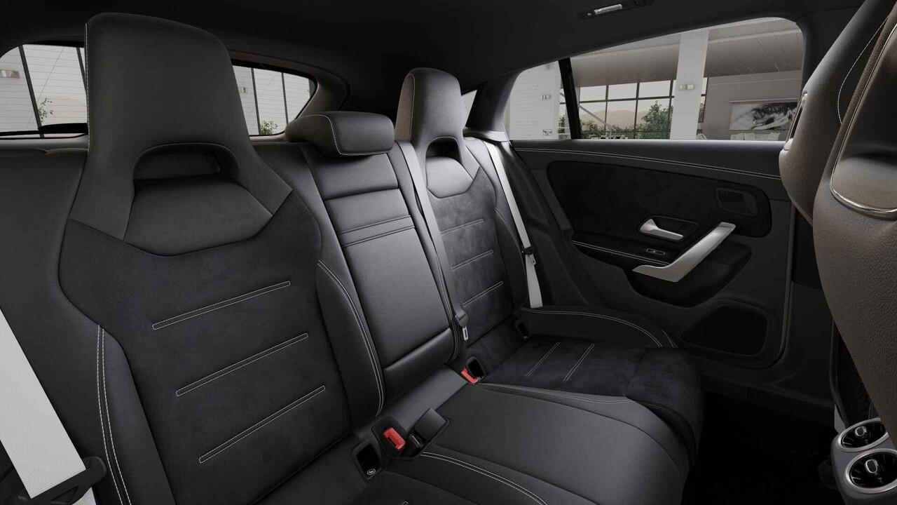 Mercedes-Benz CLA-KLASSE Shooting Brake 180 Business Solution AMG | Panoramaschuifdak | AMG Line Plus | Head-up display | Nightpakket | 360° camera | Dodehoekassistent |