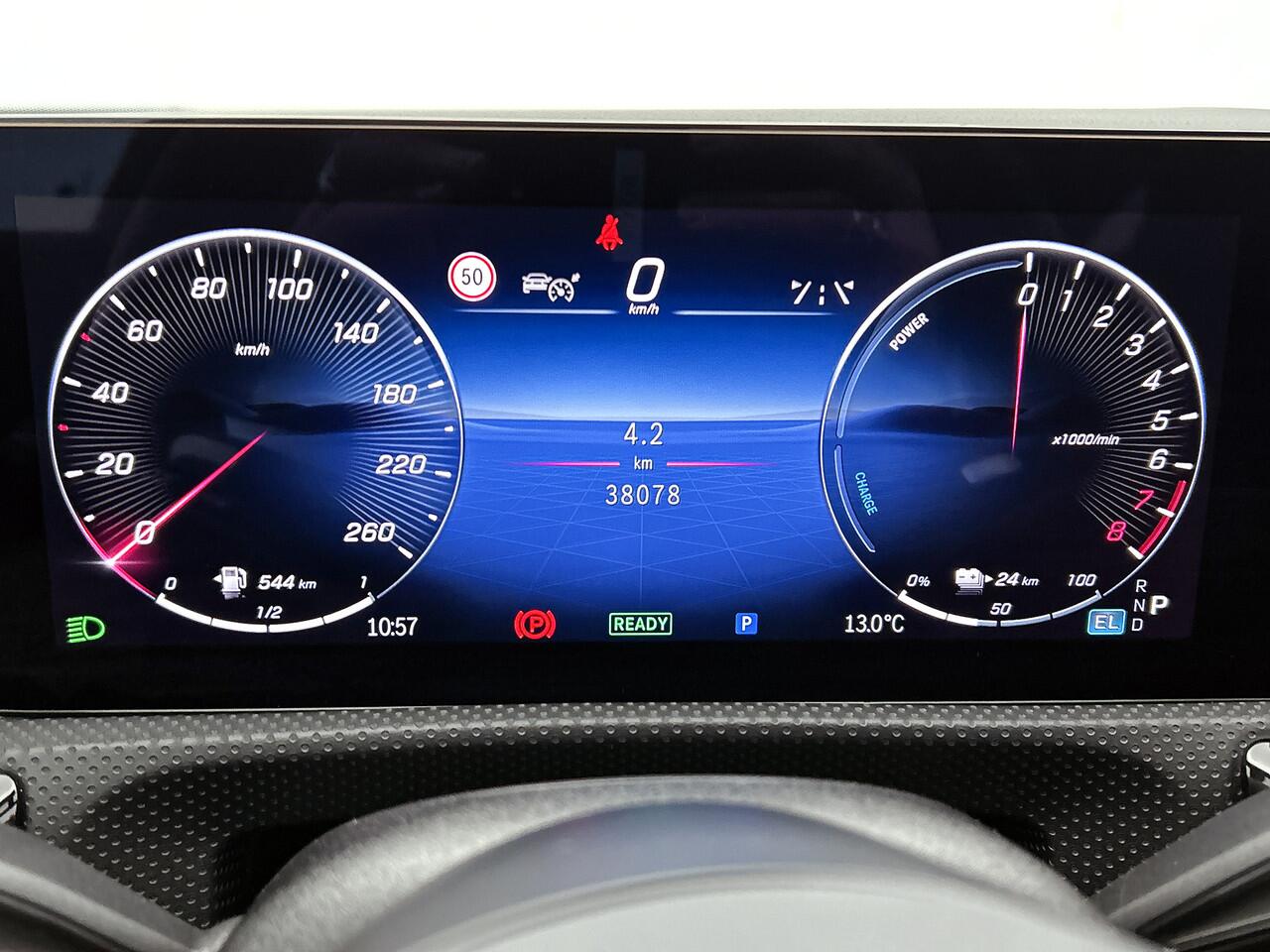 Mercedes-Benz CLA-KLASSE Shooting Brake 250 e AMG Plug-In Hybride AMG Line | Night Pakket | Trekhaak | Sfeerverlichting | Ledkoplampen | Achteruitrijcamera | KeyLess-Go. Inclusief 24 maanden MB Certified garantie voor Europa.