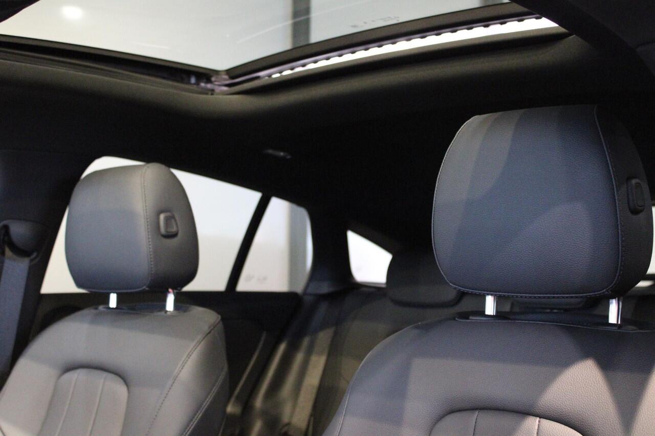 Mercedes-Benz CLA-KLASSE Shooting Brake 180 Luxury Line Panorama dak | Trekhaak