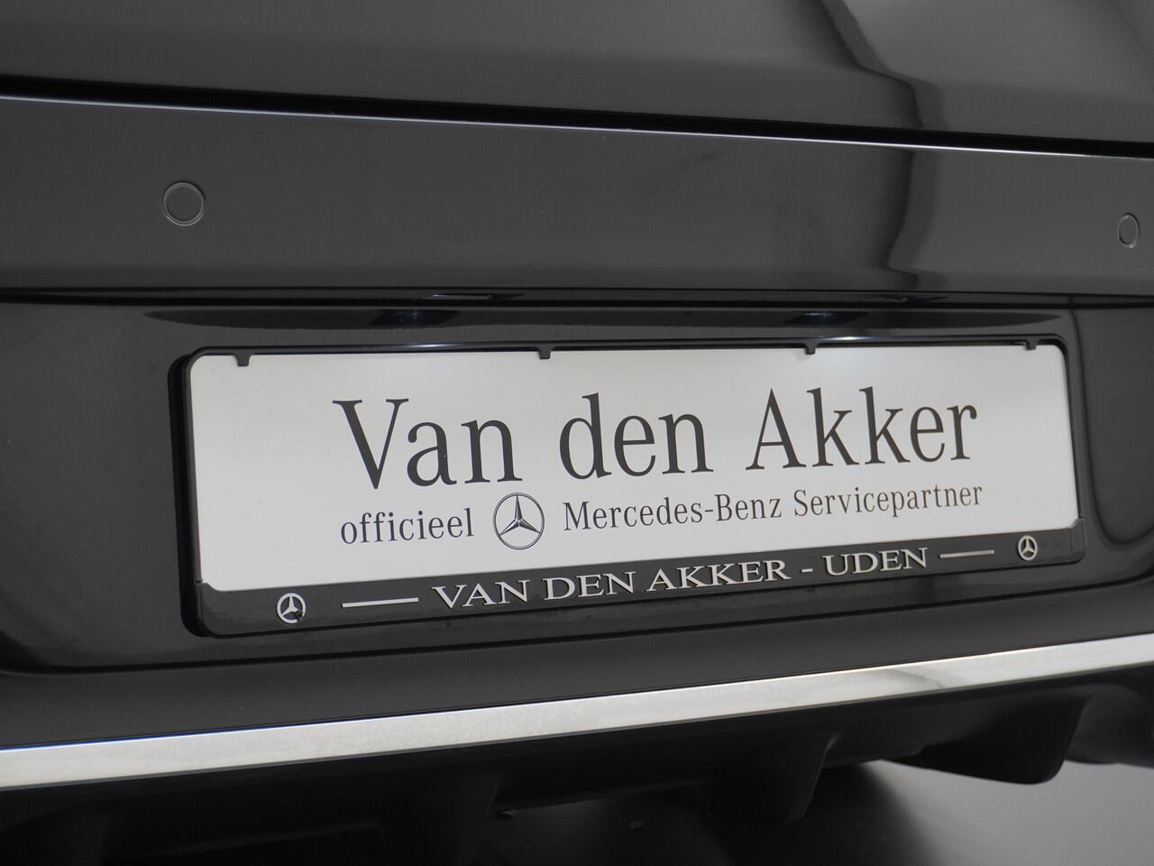 Mercedes-Benz CLA-KLASSE Shooting Brake 200 AMG // Panoramadak // Sfeerverlichting // Privacy Glas // 19" Velgen // Carplay // Augmented Reality