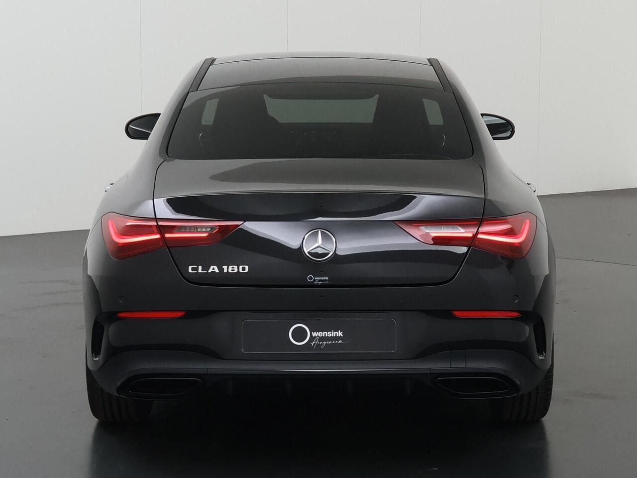 Mercedes-Benz CLA-KLASSE 180 Star Edition AMG Line | Panoramaschuifdak | AMG-line plus | Head-Up | Dodehoekassistent | Nightpakket |