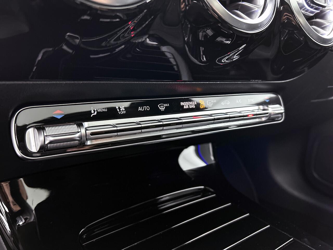 Mercedes-Benz CLA-KLASSE 200 AMG-line | Night pakket | Panorama schuif/kanteldak | Sfeerverlichting | parkeerpakket + camera achter | Spiegelpakket | Stoelverwarming | KEYLESS GO-comfortpakket | Thermotronic Clima | Dodehoekassis Inclusief 24 maanden MB Certified garantie voor Eu