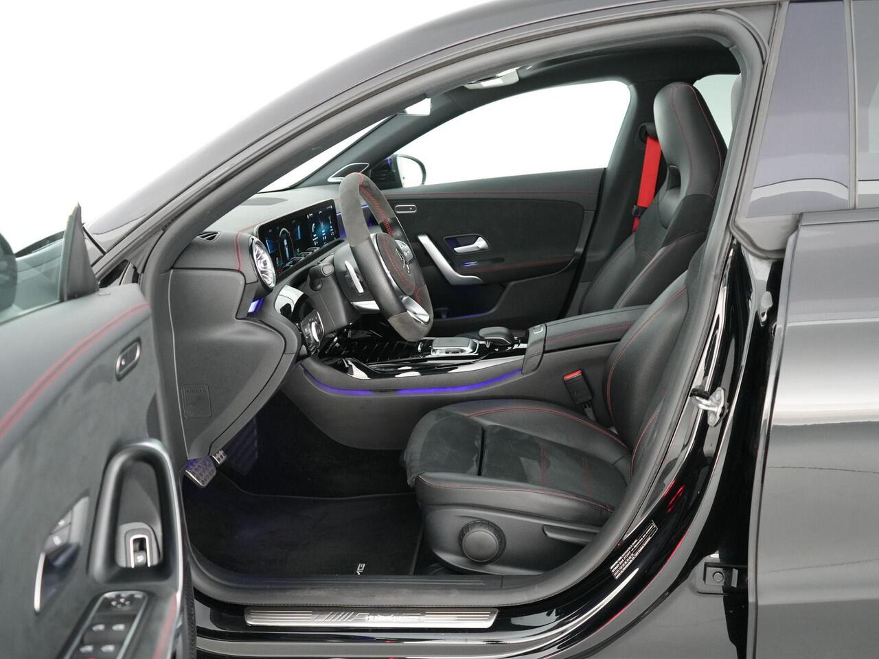 Mercedes-Benz CLA-KLASSE 35 AMG 306pk 4MATIC Premium Plus |panoramadak|Burmester|HUD|BLIS|Apple Carplay|stoelverwarming|parkeercamera|adaptive cruise control|clima control|