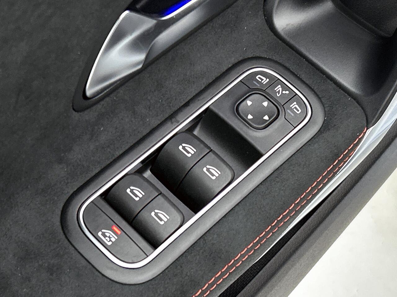 Mercedes-Benz CLA-KLASSE 250 e Business Solution AMG | Nightpakket | Parkeerpakket met achteruitrijcamera | KEYLESS GO | Stoelverwarming voor | MULTIBEAM LED | USB pakket plus | Sfeerverlichting | Draadloos oplaadsysteem voor Smartphone |