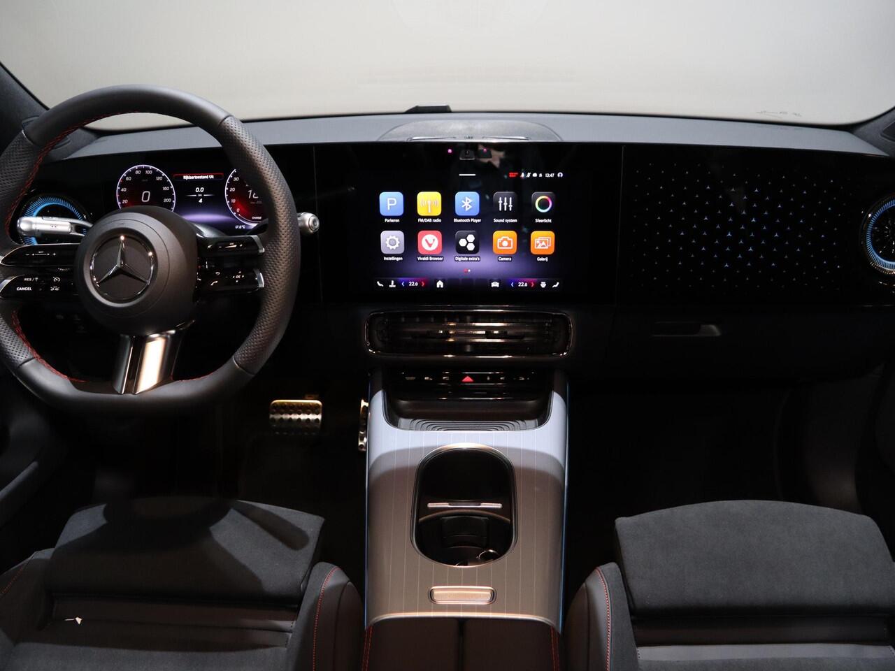 Mercedes-Benz CLA-KLASSE 250+ Launch Edition 85 kWh | Night | Panoramadak | DISTRONIC | Achteruitrijcamera | Dodehoekassistent |