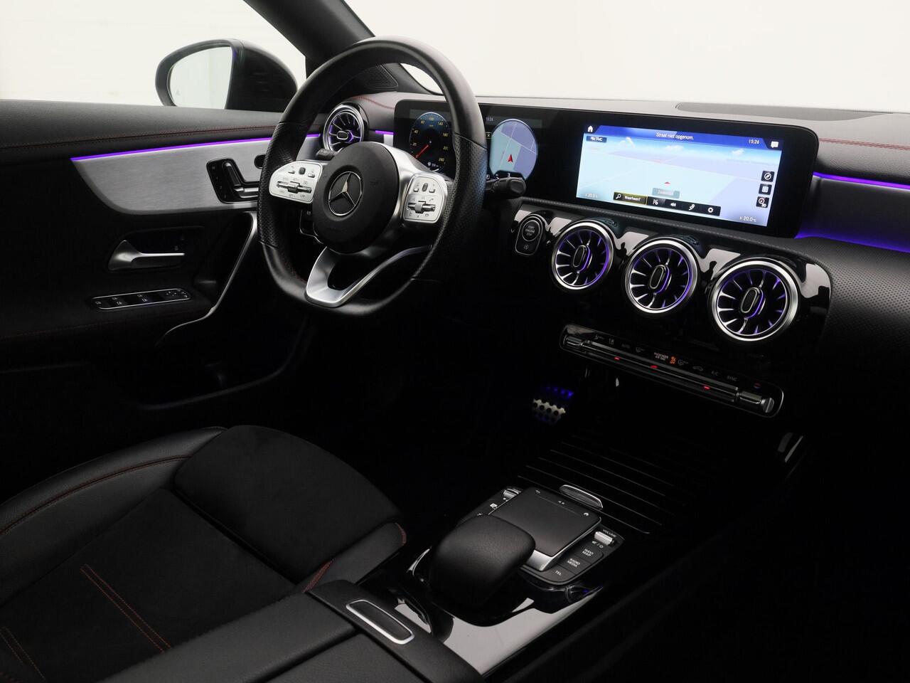 Mercedes-Benz CLA-KLASSE Shooting Brake 180 Business Solution AMG | PANO | MEMORY | SFEERVERLICHTING | CAMERA | STOELVERW.