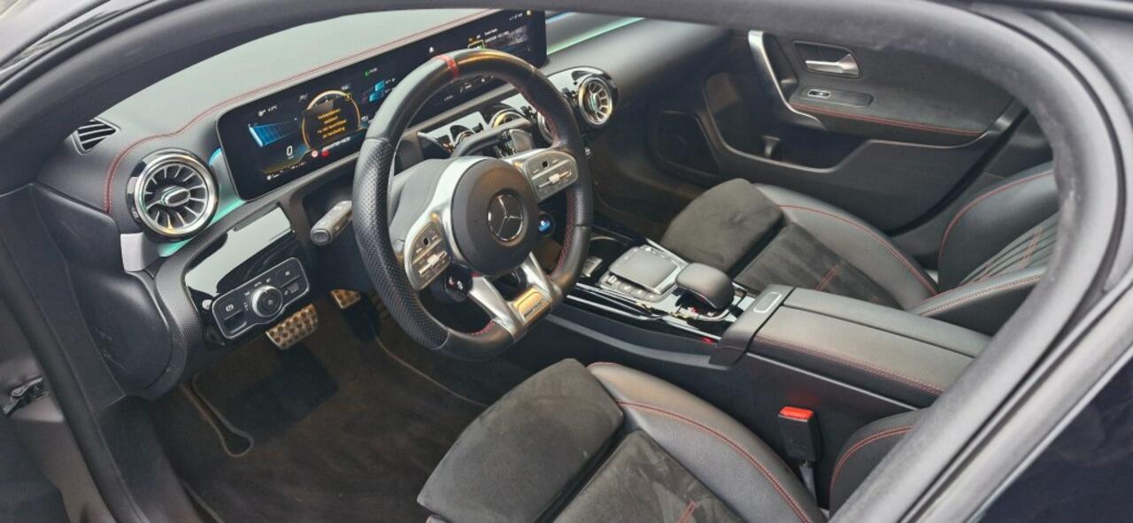 Mercedes-Benz CLA-KLASSE AMG 35 4M Premium Plus