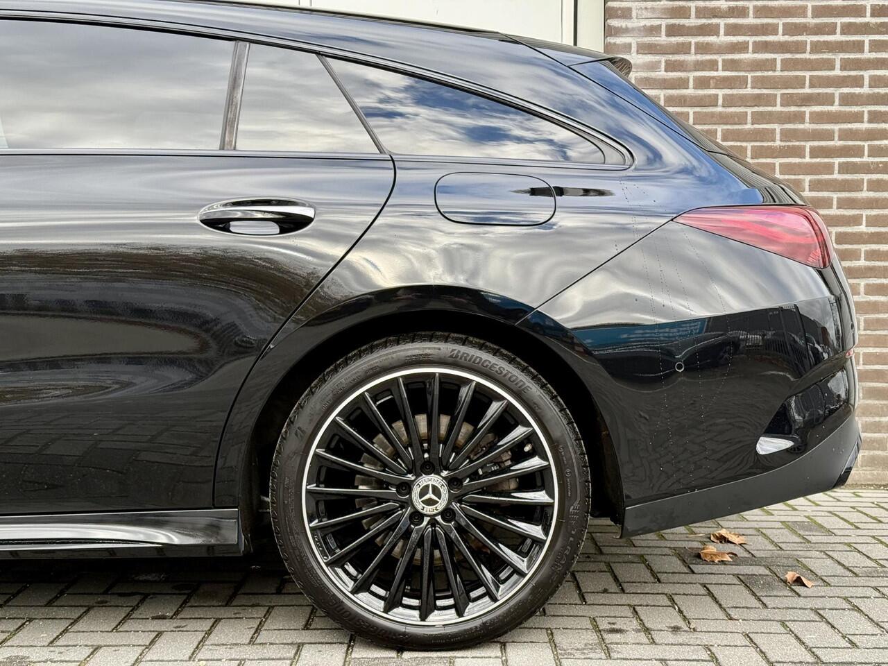 Mercedes-Benz CLA-KLASSE Shooting Brake 250 e AMG Line | Premium | Nightpakket | Panoramadak | Achteruitrijcamera | Sfeerverlichting | Stoelverwarming | Trekhaak