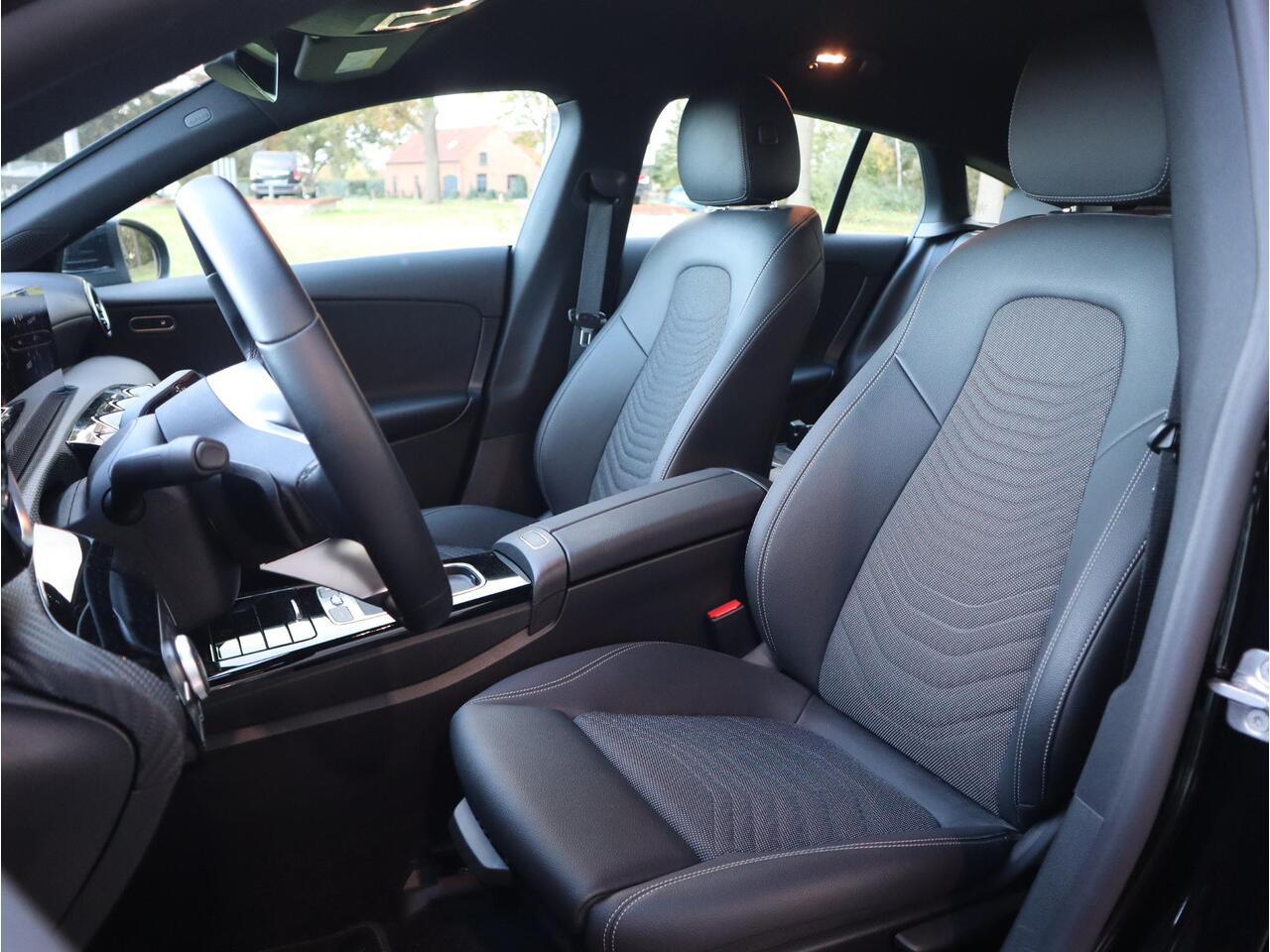 Mercedes-Benz CLA-KLASSE Shooting Brake 180 Business Solution Luxury