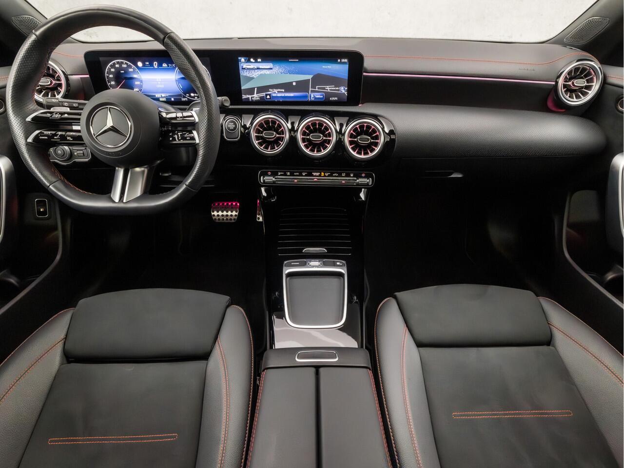 Mercedes-Benz CLA-KLASSE Shooting Brake 250 e AMG Sport 218Pk Automaat (FACELIFT, SCHUIFDAK, MEMORY SEATS, HEAD-UP DISPLAY, 360 CAMERA, STUUR/STOELVERWARMING, BURMESTER, LEDER/ALCANTARA, ADAPTIVE CRUISE, NIEUWSTAAT)