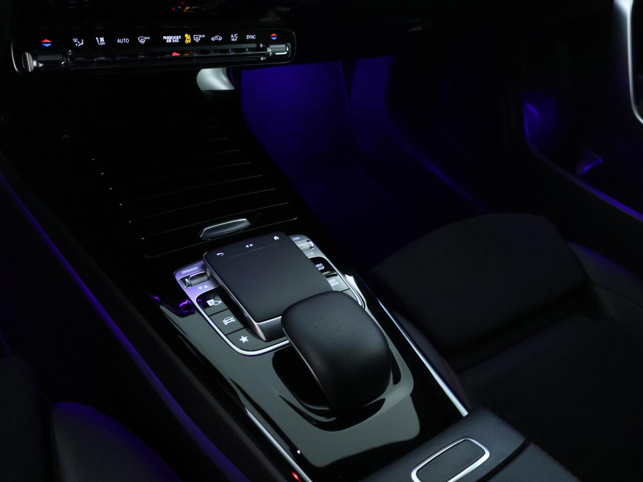 Mercedes-Benz CLA-KLASSE Shooting Brake 180 AMG | AMG Line | 19 Inch AMG LM velgen | Achteruitrijcamera | Inclusief 24 maanden MB Certified garantie voor Europa.