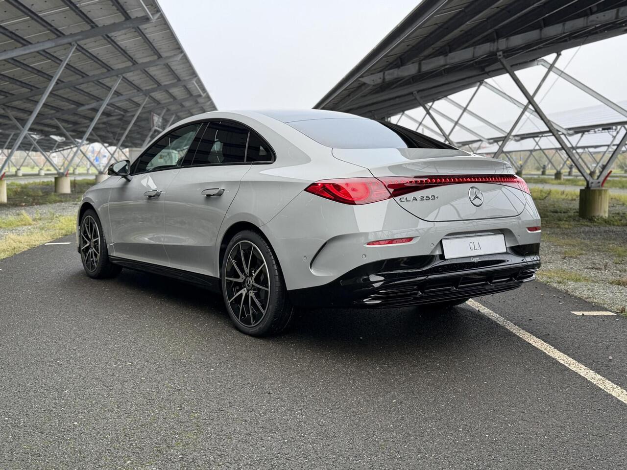 Mercedes-Benz CLA-KLASSE 250+ Launch Edition 85 kWh | Night | Panoramadak | DISTRONIC | Achteruitrijcamera | Dodehoekassistent |